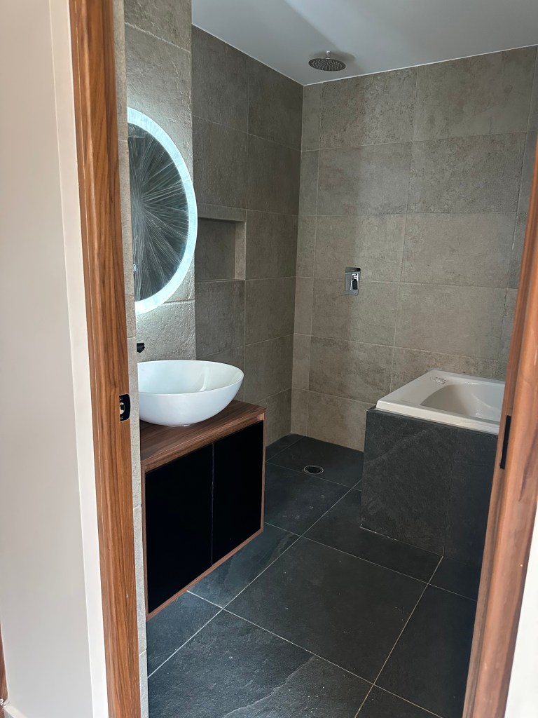 DEPTO 3. baño con tina